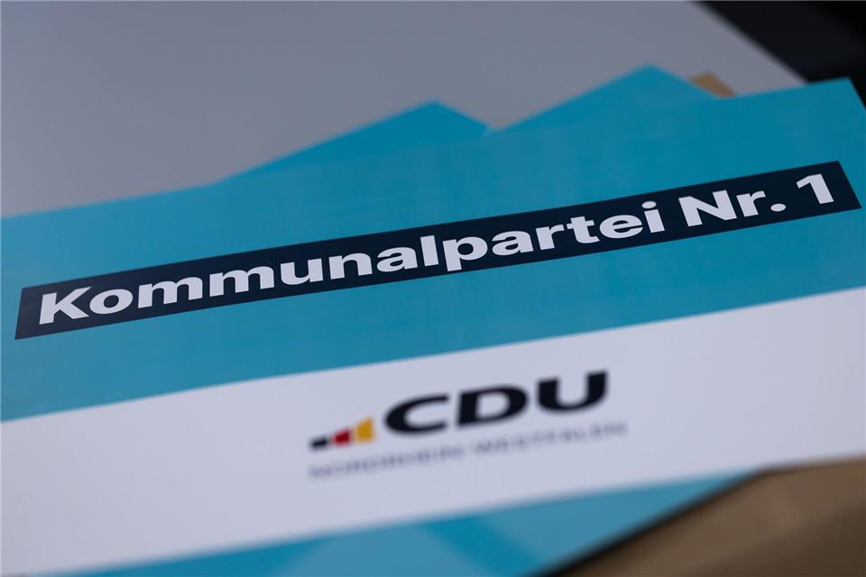 Merz nennt CDU „Kommunalpartei Nr. 1“ Laut vorläufigem Landesergebnis erreichte die CDU in den Stadträten und Kreistagen 33,3 Prozent (2020: 34,3 Prozent). Rolf Vennenbernd/dpa