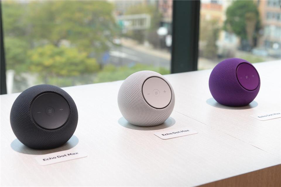 Lautsprecher-Kugeln: Die neuen Echo Dot Max von Amazon erinnern ein wenig an umgefallene Lautsprecher eines anderen Tech-Konzerns.Andrej Sokolow/dpa/dpa-tmn