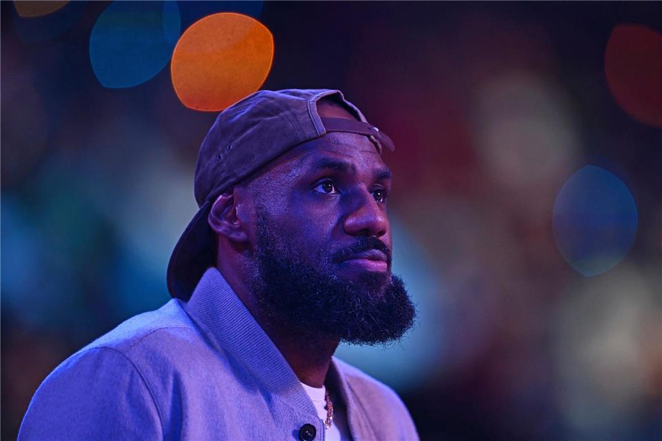 LeBron James hat Rückenschmerzen und verpasst den Saisonstart der NBA. (Archivfoto)Jose Carlos Fajardo/Bay Area News Group/AP/dpa