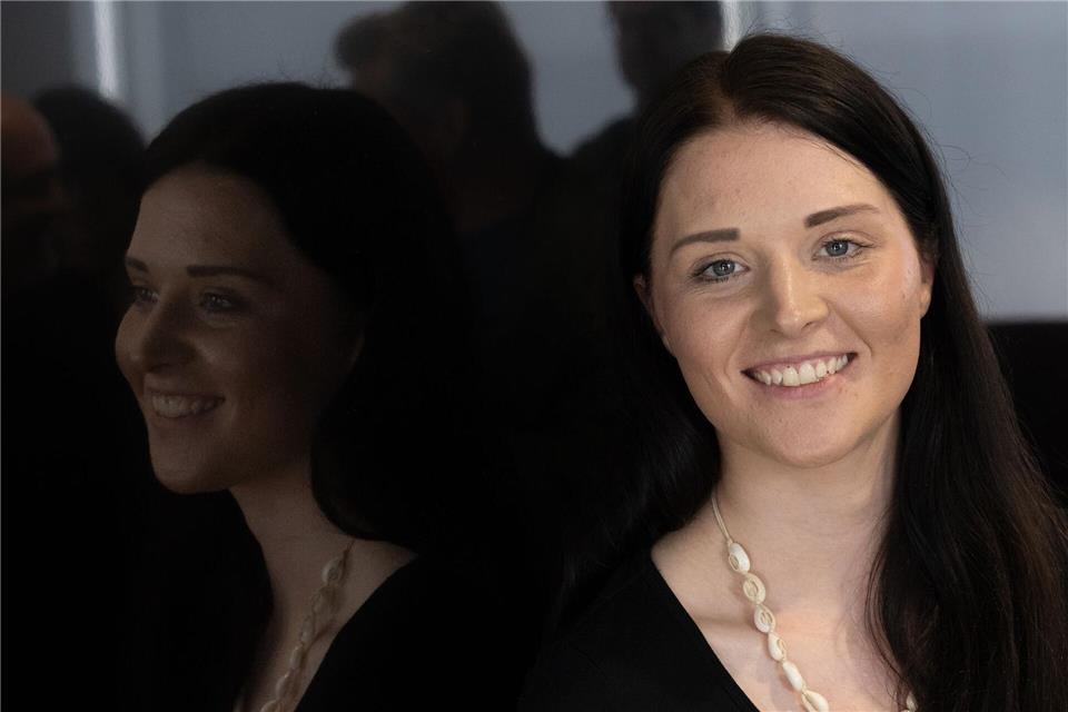 Lea Jantschke bekam vor vier Jahren einen Brief vom Empfänger der Niere ihrer Mutter.Boris Roessler/dpa