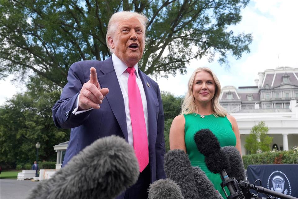 Leavitt gilt als Loyalistin Trumps. (Archivbild)Manuel Balce Ceneta/AP/dpa