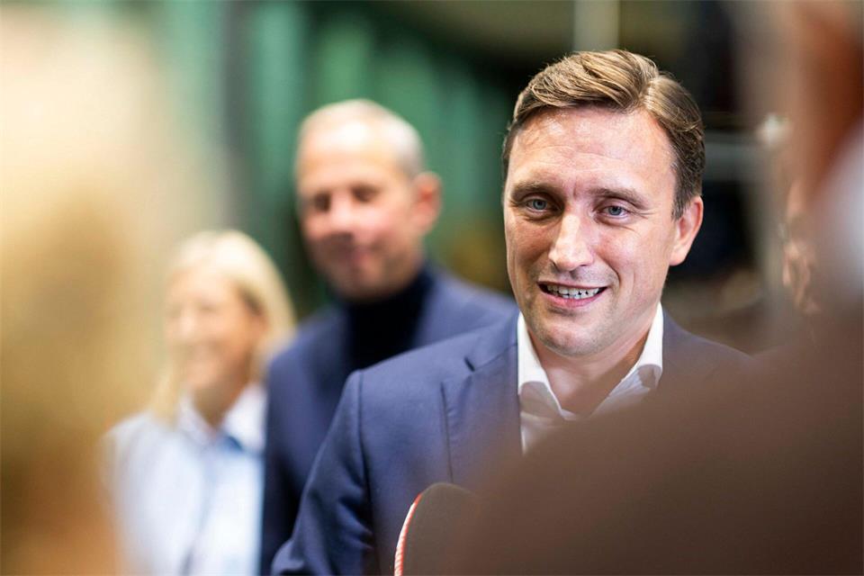 Lechner sagt: „Wir müssen die Menschen entlasten.“Michael Matthey/dpa