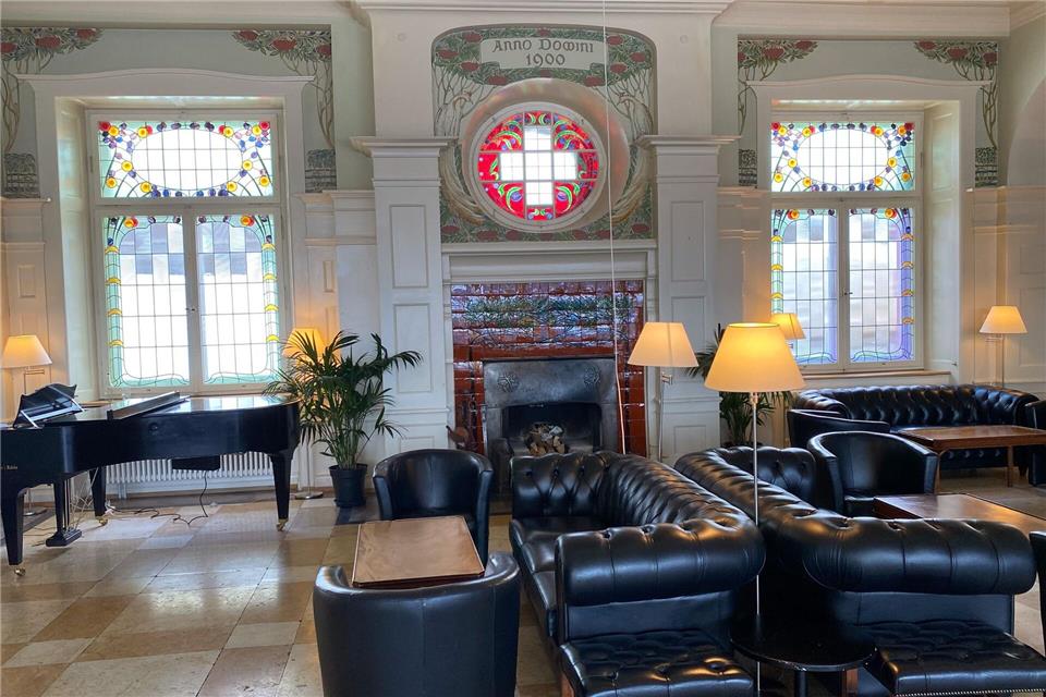 Ledersessel, Jugendstil-Dekor: Im Jahr 1900 nahm das einstige Sanatorium auf der Schatzalp den Betrieb auf.Stefan Wei�enborn/dpa-tmn