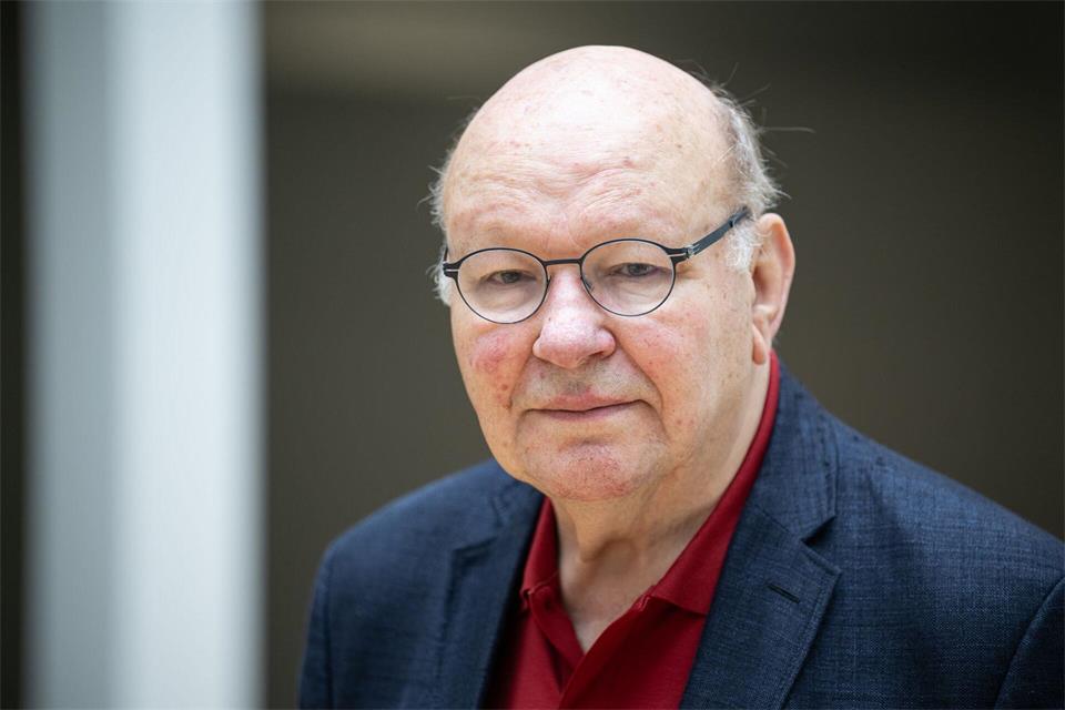 Lehnt Sondierungen mit der Linken ab: Walter Momper. (Archivbild)Hannes P. Albert/dpa