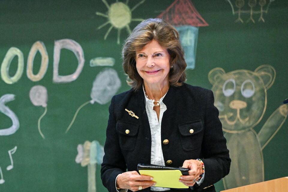 Spatenstich für Kinderschutzhaus mit Königin Silvia „Leider ist die Welt nicht sicherer geworden, insbesondere für Kinder und Jugendliche“, sagte die Königin. Jens Kalaene/dpa