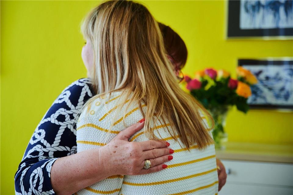 Leidet ein Elternteil an einer psychischen Krankheit, beeinflusst das auch Kinder. Ein offener Umgang und Gespräche auf Augenhöhe sind besonders wichtig.picture alliance/dpa