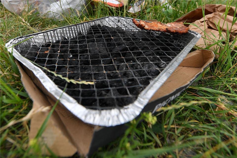Leipzig verbietet Feuerstellen wegen der Waldbrandgefahr. (Symbolbild)Hendrik Schmidt/dpa-Zentralbild/ZB