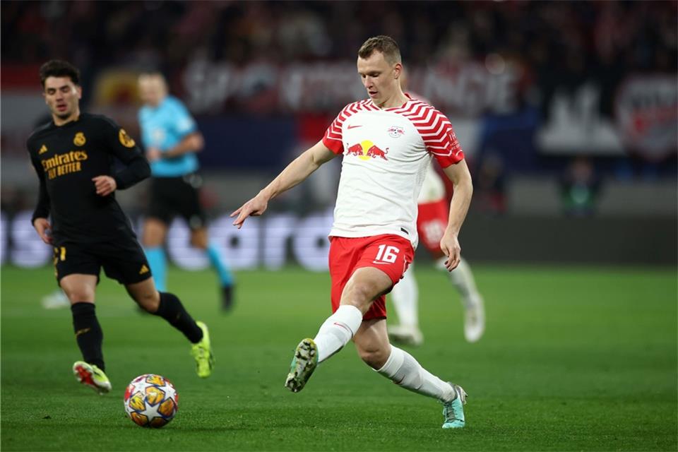 Leipzigs Lukas Klostermann hatte sich gegen Gladbach ohne Gegnereinwirkung verletzt.