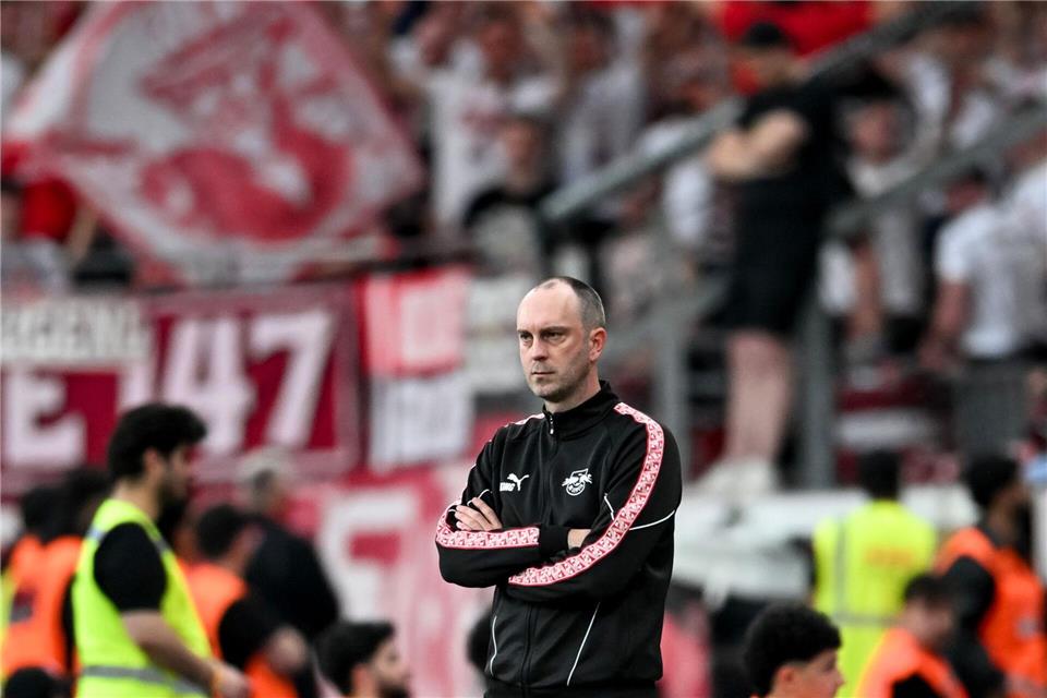 Leipzigs Trainer Ole Werner hat Kritik am Verhalten eines Balljungen beim Spiel in Leverkusen geübt.Fabian Strauch/dpa