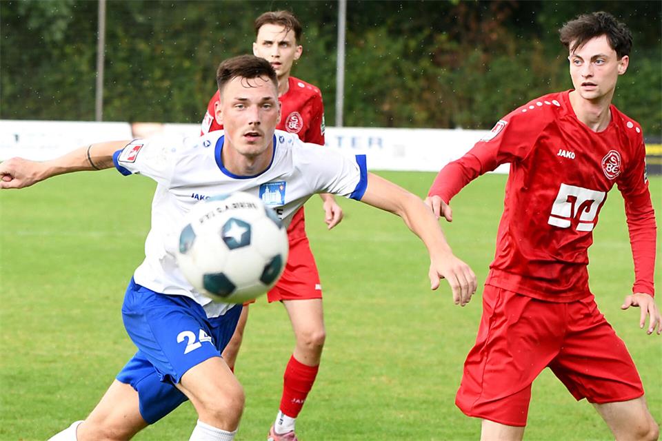 Leistenzerrung: Gemens Goalgetter Tim Bröcking (links) fehlt im Heimspiel gegen den SC Altenrheine.