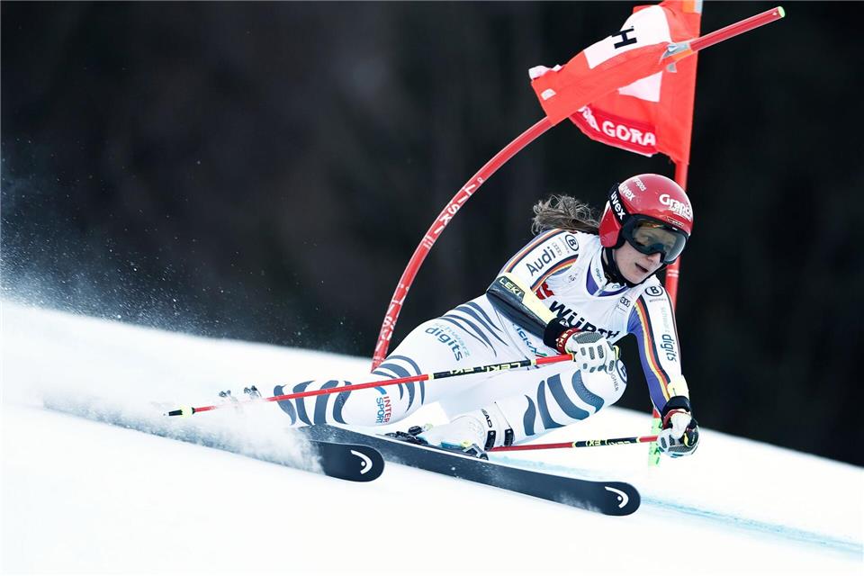 Lena Dürr schafft es in Kranjska Gora im Riesenslalom nicht in die Top 15.Gabriele Facciotti/AP/dpa