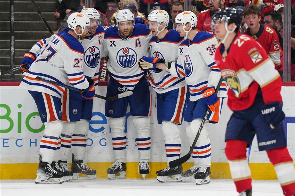 Leon Draisaitl verliert mit den Edmonton Oilers. Jim Rassol/AP/dpa