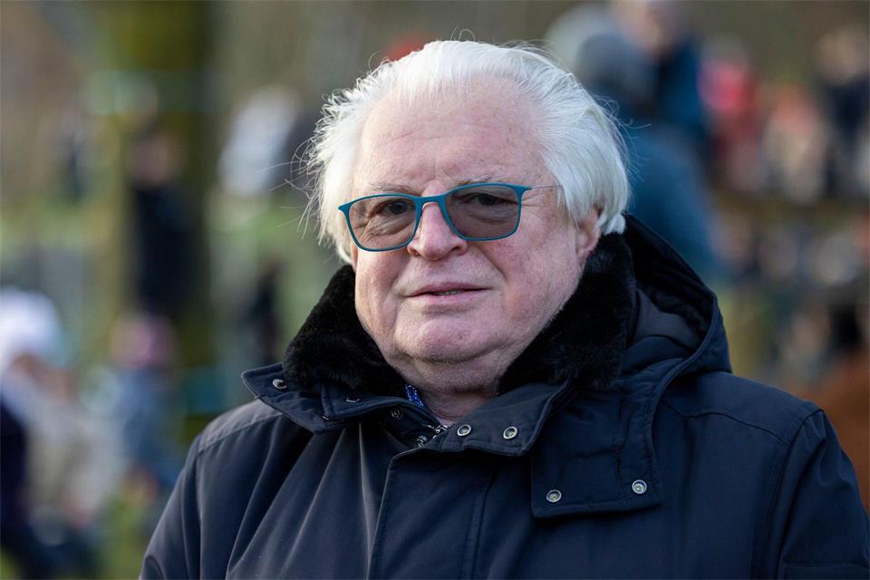 Leon Finger (79) hat viele Jahre den Steeler Weihnachtsmarkt organisiert - nach dem diesjährigen Markt scheidet er aus. (Archivbild)Christoph Reichwein/dpa