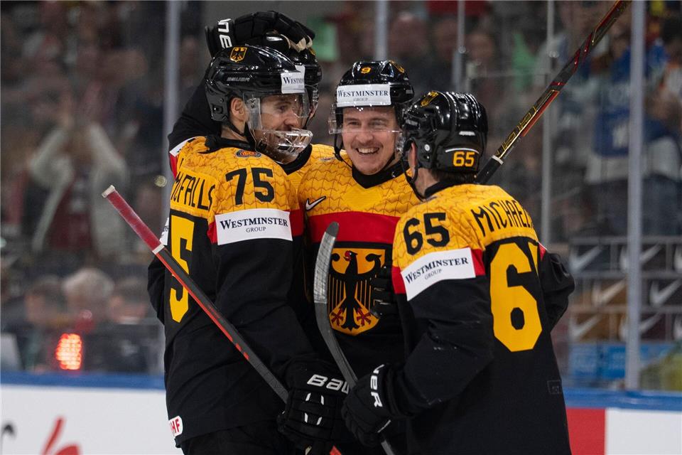 Leon Gawanke traf für die Eishockey-Nationalmannschaft dreifach.Claudio Thoma/KEYSTONE/dpa