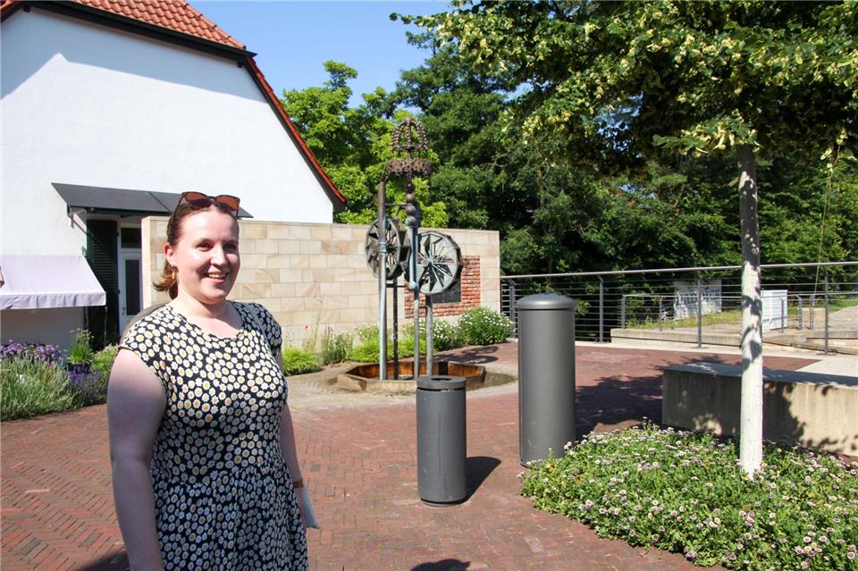 Leona Mebus hat eine Führung zu den elf Kunstwerken gegeben.