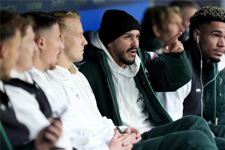 Leonardo Bittencourt sitzt beim Nord-Derby gegen den Hamburger SV auf der Bank. Marcus Brandt/dpa
