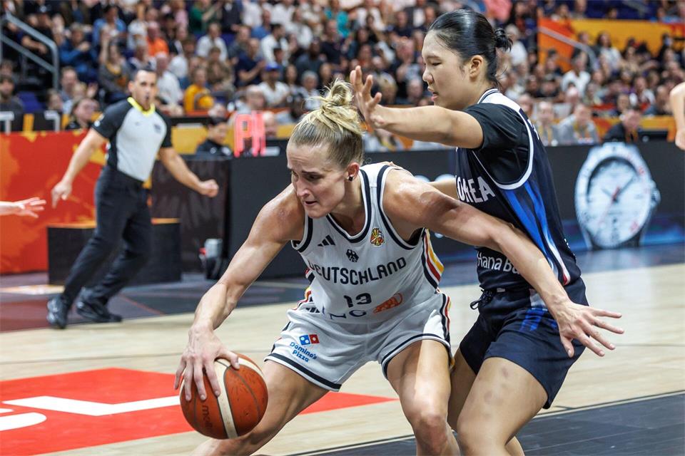 Leonie Fiebich führte das deutsche Team mit ihrer Präsenz wieder an.Andreas Gora/dpa