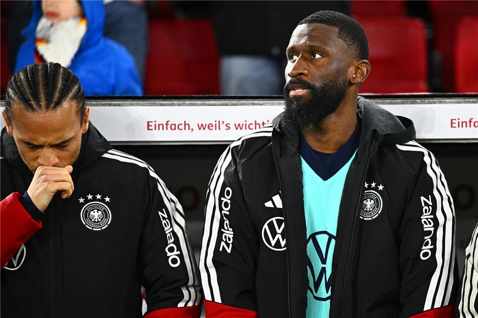 Leroy Sané (l) und Antonio Rüdiger - auch Joachim Löw hätte sie nominiert. (Archivbild)Tom Weller/dpa