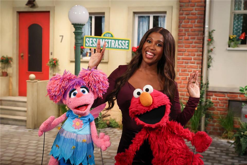 „Let’s Dance“-Jurorin Motsi Mabuse ist auch mit dabei.Christian Charisius/dpa