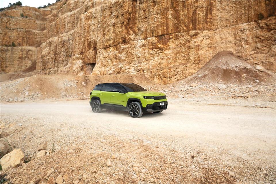 Let’s get wild: Auch abseits asphaltierter Wege fühlt sich der Compass wohl - eine elektrische Allradvariante kommt allerdings erst 2026.Jeep/Stellantis/dpa-tmn