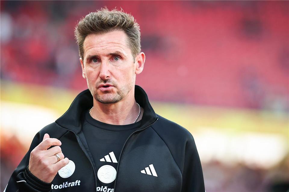 Letzter Saisonstopp in Hannover: Nürnbergs Trainer Miroslav Klose. (Archivbild) Daniel Karmann/dpa