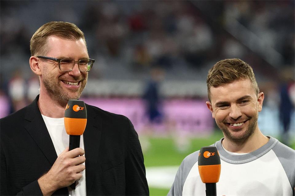 Letzter gemeinsamer Auftritt als TV-Experten: Per Mertesacker (l) und Christoph Kramer.Christian Charisius/dpa