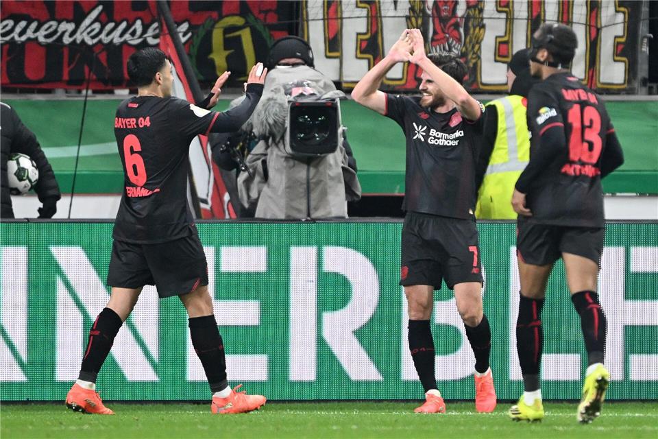 Leverkusens Jonas Hofmann jubelt über sein Tor zum 3:0 gegen den FC St. Pauli. Federico Gambarini/dpa