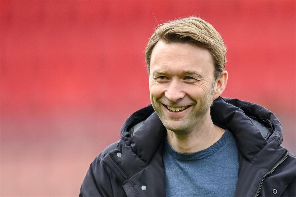 Leverkusens Sport-Geschäftsführer Simon Rolfes hat sich zu den Gerüchten um eine Rückkehr von Moussa Diaby geäußert. (Archivbild)Harry Langer/dpa