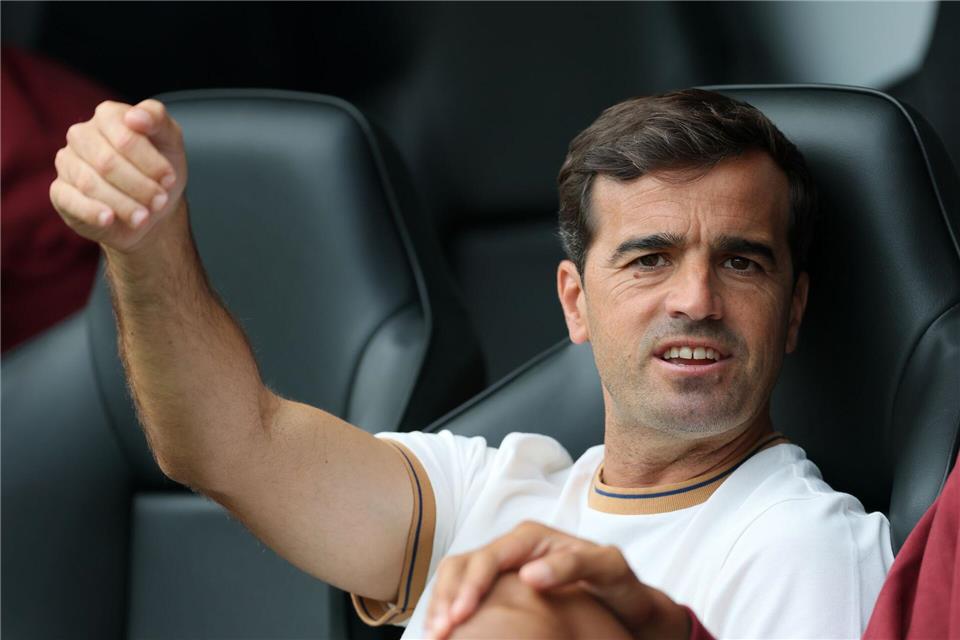 Leverkusens Trainer Carles Martinez startet in seine erste Bundesliga-Saison. Richard Sellers/PA Wire/dpa