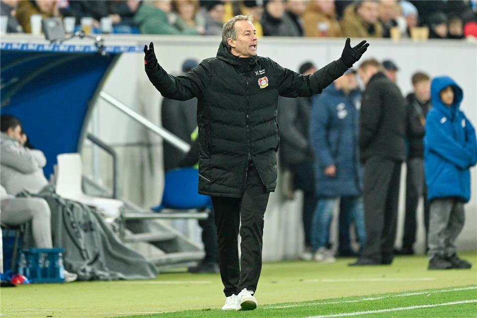 Leverkusens Trainer Kasper Hjulmand will mit seiner Mannschaft in die nächste Runde in der Champions League.Uwe Anspach/dpa