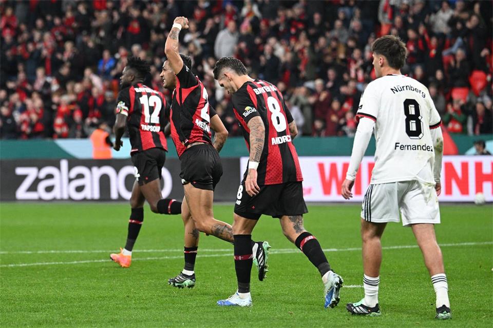 Leverkusens bejubelt den Anschlusstreffer zum 1:2. Federico Gambarini/dpa