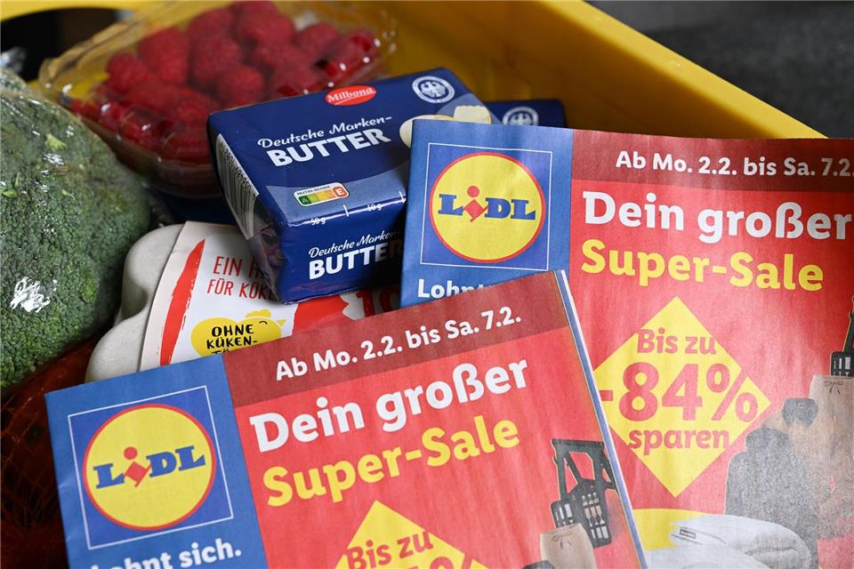 Lidl kämpft um die Gunst der Kundinnen und Kunden, auch mit Hilfe von Werbekampagnen und Rabattaktionen.Hendrik Schmidt/dpa