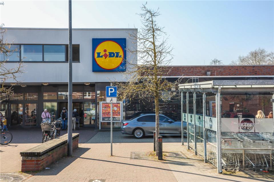 Lidl will seinen Mietvertrag am Molkereihof vollumfänglich erfüllen, erklärt das Unternehmen. Bis mindestens 2034 muss das Unternehmen in Rhede zwei Filialen betreiben.