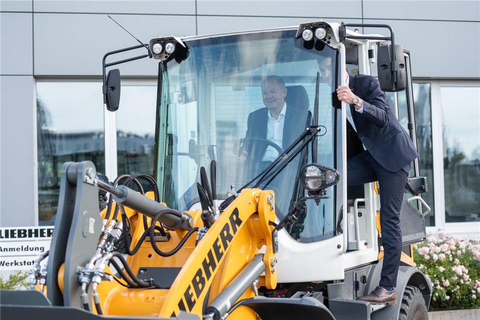Liebherr legt beim Umsatz zu. (Foto Archiv)Christophe Gateau/dpa