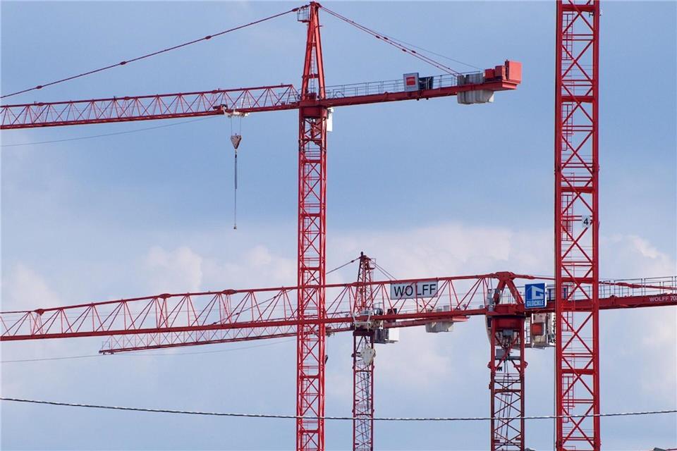 Lieferengpässe setzen dem Wohnungsbau zu. (Archivbild)Carsten Hoefer/dpa