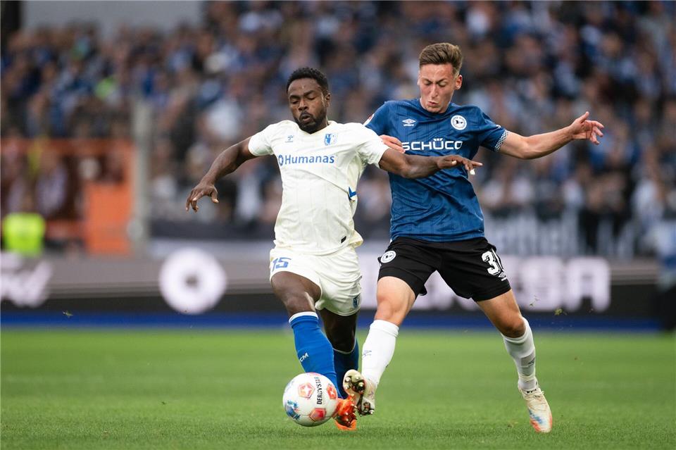Lieferten sich eine umkämpfte Partie: Arminia Bielefeld und der 1. FC Magdeburg.Marius Becker/dpa