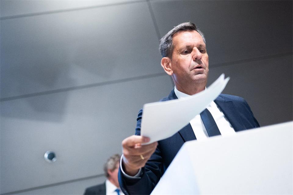 Lies: „Ein Weiter so kann es nicht geben“. Julian Stratenschulte/dpa
