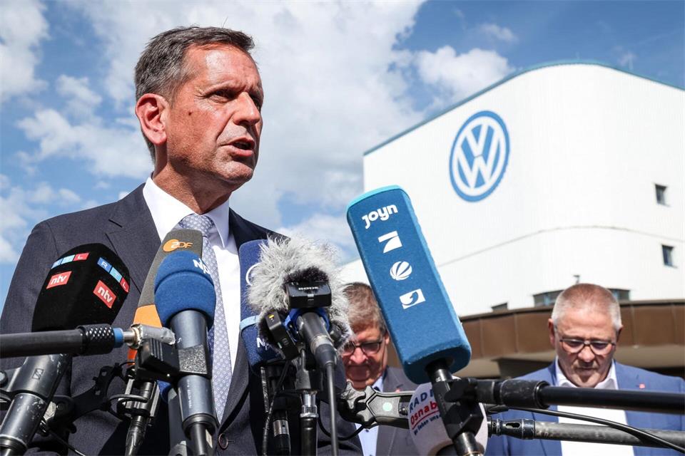 Lies: „Mit dieser Vereinbarung eröffnen wir Osnabrück eine echte industrielle Chance.“David Ebener/dpa