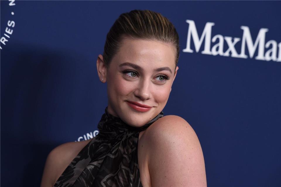 Lili Reinhart gibt auf Instagram Klinikfotos preis. (Archivbild)Jordan Strauss/Invision/AP/dpa