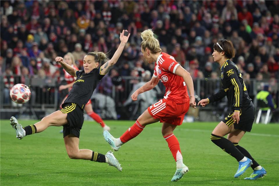 Linda Dallmann erlöst die Münchnerinnen spät.Karl-Josef Hildenbrand/dpa