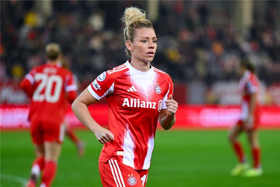 Linda Dallmann und der FC Bayern treffen im Champions-League-Rückspiel auf Manchester United. (Archivbild)Sven Hoppe/dpa