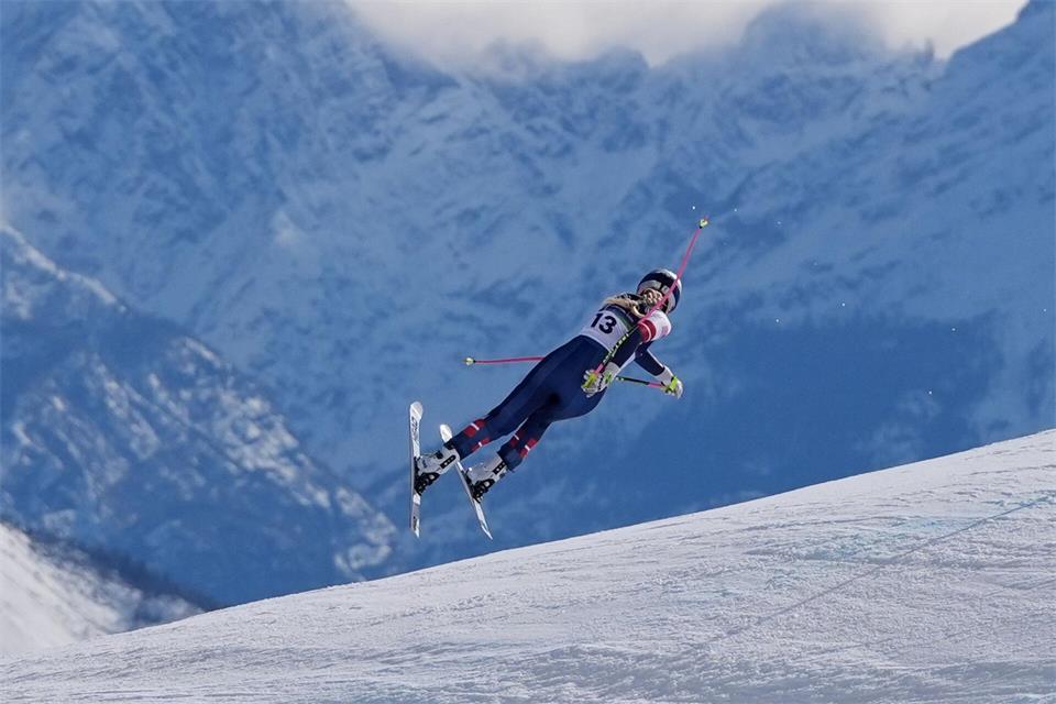 Lindsey Vonn bei der Olympia-Abfahrt in Cortina, nur einen Augenblick vor dem fatalen Sturz. (Archivbild)Jacquelyn Martin/AP/dpa