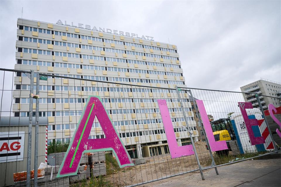 Linke, Grüne und SPD haben sich bereits mehrfach im Haus der Statistik zu Gesprächen getroffen. Annette Riedl/dpa