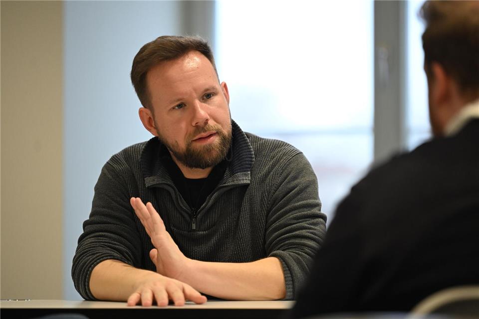 Linke-Landeschef Peters erklärt, warum seine Partei die Wehrpflicht ablehnt.Shireen Broszies/dpa