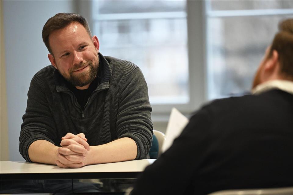 Linke-Landeschef Peters hält die Anbindung an den Nahverkehr in Niedersachsen für zu gering. (Archivbild)Shireen Broszies/dpa