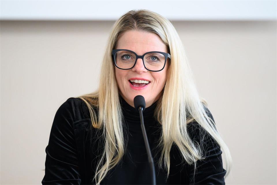 Linke-Politikerin Susanne Schaper kritisiert Innenminister Armin Schuster für einen Kommentar zur Berlin-Wahl (Archivbild).Robert Michael/dpa
