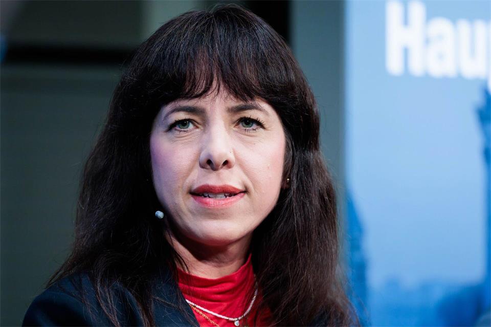 Linke-Spitzenkandidatin Elif Eralp will bei der Berlin-Wahl am Sonntag das Rote Rathaus erobern. Carsten Koall/dpa