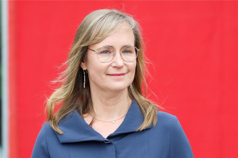 Linken-Spitzenkandidatin Eva von Angern möchte eine mögliche Zusammenarbeit mit der CDU eng mit den Mitgliedern abstimmen. (Archivbild)Peter Gercke/dpa
