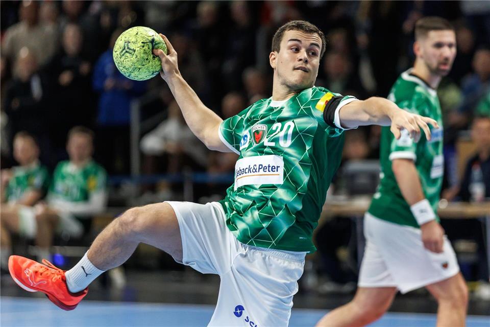 Linksaußen Tim Freihöfer war bester Berliner Schütze gegen FlensburgAndreas Gora/dpa