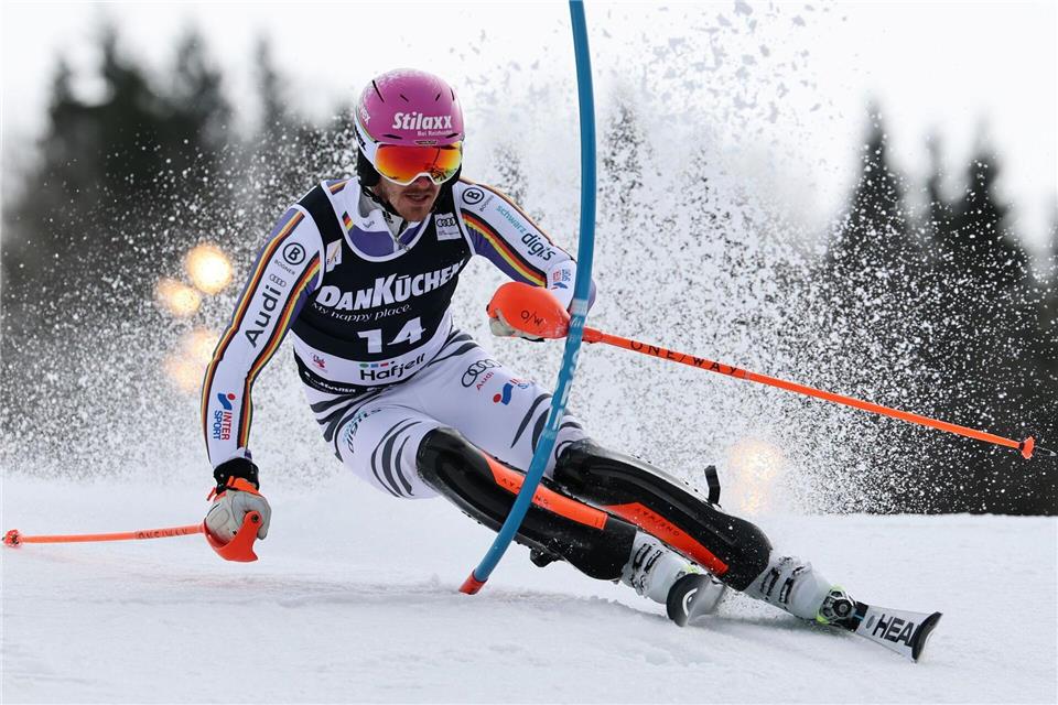 Linus Straßer verpasst das Podest im letzten Saisonrennen deutlich. Marco Trovati/AP/dpa
